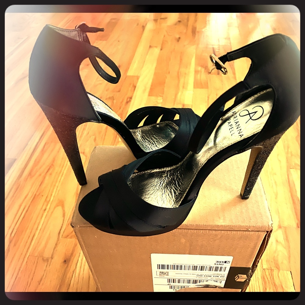 Adrianna Papell women’s black satin pump size 8.5